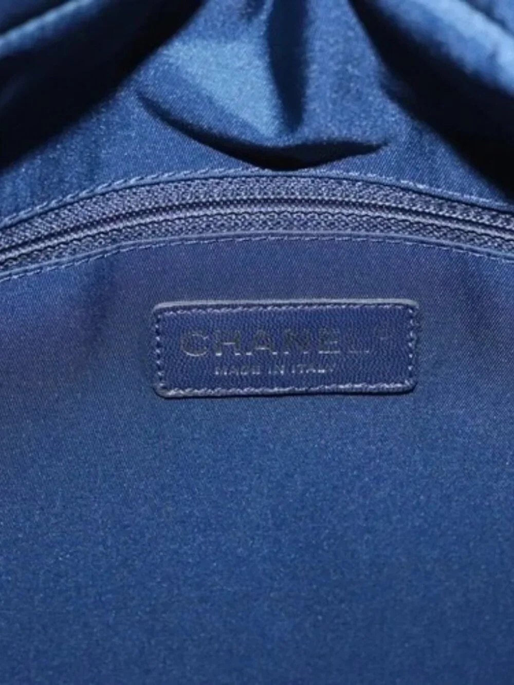 CHANEL brand	chanel color	navy